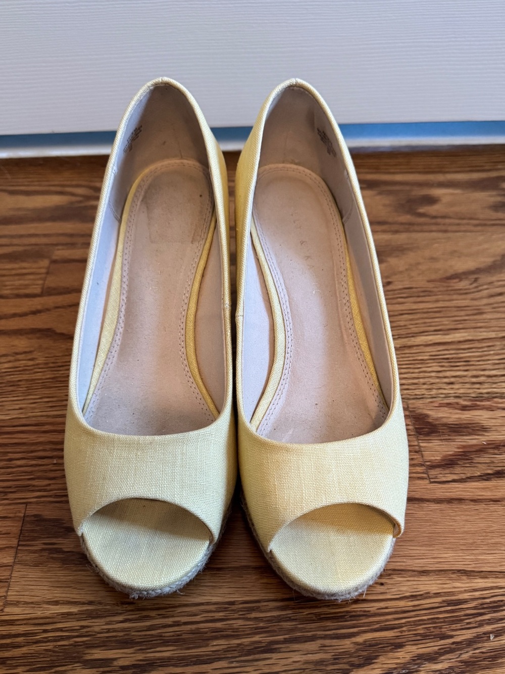 Kelly & Katie Yellow Peep Toe Espadrille Wedge Heels Size 9